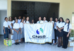 Personal del CNSS dona alimentos e insumos de higiene a niñas de la congregación Ángeles Custodios